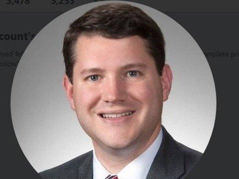 Deputado anti-LGBT renuncia após flagra de sexo com homem