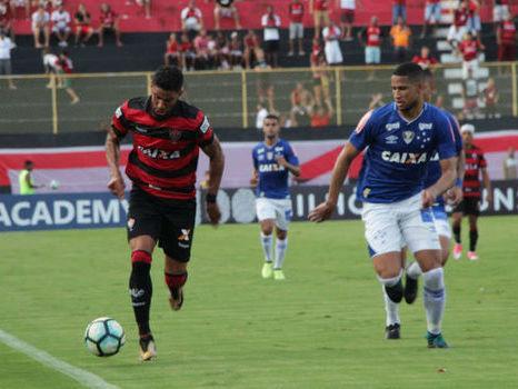 Vitória empata com Cruzeiro e se aproxima do rebaixamento