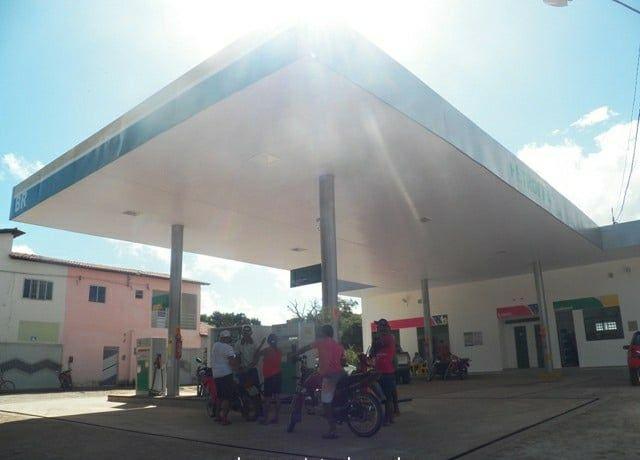 Bandidos tocam terror e fazem arrastão na cidade de Barras (Crédito: Reprodução)