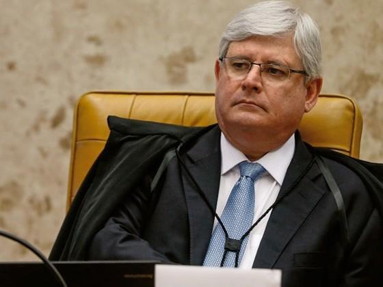 Jantot estreia no Twitter e revela que não será candidato a nada