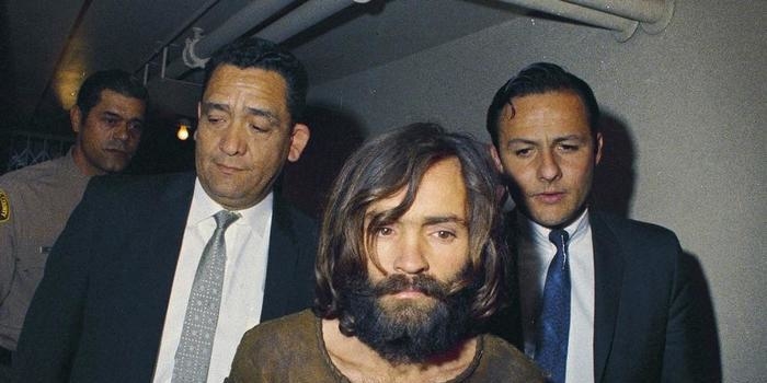 Líder de seita, Charles Manson, morre aos 83 anos nos EUA