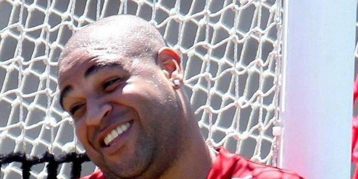 Zico exalta chance de Adriano voltar ao Fla, mas alerta para lesão