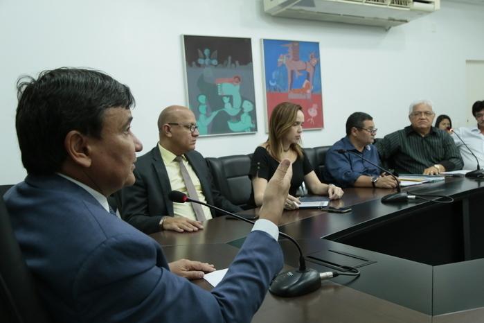 Governador trata de projeto de dessalinização e purificação de água (Crédito: João Albert)