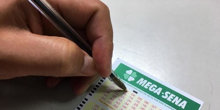 Sorteio da Mega-Sena pode pagar R$ 60 milhões neste sábado (25)
