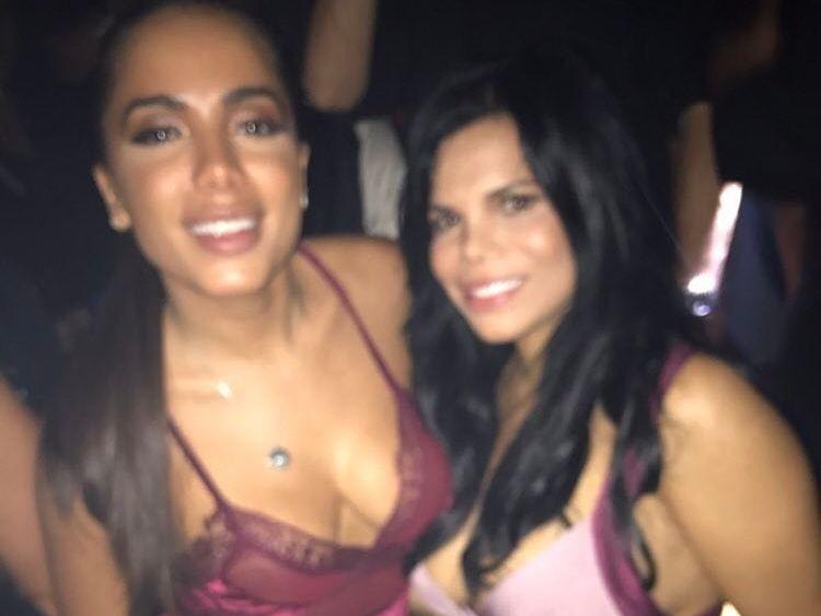 Após atacar Títi na web, socialite ameaça divulgar vídeo de Anitta