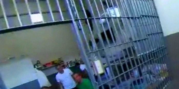 Cabral perguntou se promotora procurava fuzil ou crack em vistoria