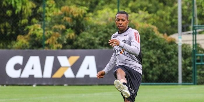 Santos inicia investida para ter Robinho em 2018