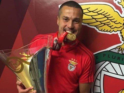 Julio Cesar deve se aposentar no fim da temporada, diz jornal