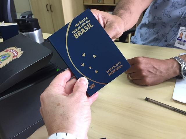 Medida facilita emissão de passaportes (Crédito: Márcia Callegaro/G1)