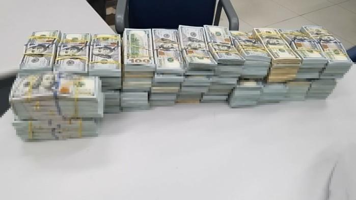 Cédulas foram encontradas em carga