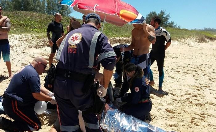 André Luft sofreu parada cardiorrespiratória enquanto surfava em Florianópolis (Crédito: Bombeiros/Divulgação)