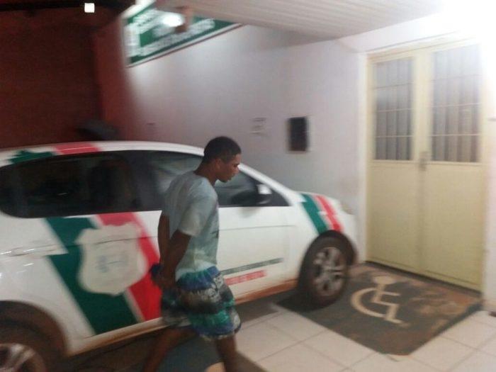 Ex-presidiário é preso após invadir casa e assaltar idosa (Crédito: Polícia Militar)