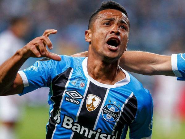 Burocracia da Fifa tira Cícero do Mundial de Clubes