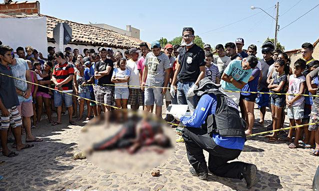 Vítima foi morta a facadas (Crédito: Blog do Coveiro)