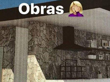 Marina Ruy Barbosa mostra piscina da mansão onde mora com Xandinho