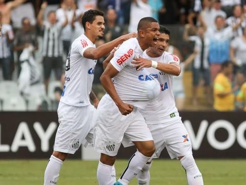 Santos derrota o Atlético-MG e fica a três pontos do Corinthians
