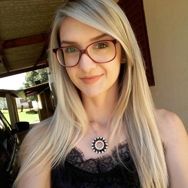 Kelly tinha 22 anos e viajava para encontrar com namorado em Minas Gerais (Crédito: Reprodução)