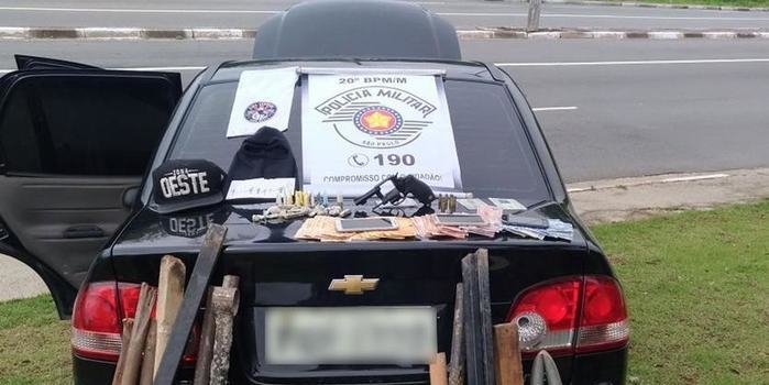 Torcedores do Corinthians são presos com armas antes do clássico