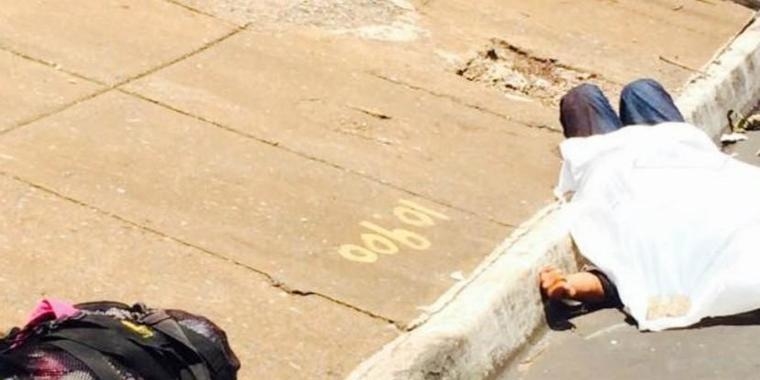 Ladrão leva facadas durante roubo e morre após fugir por 500 metros