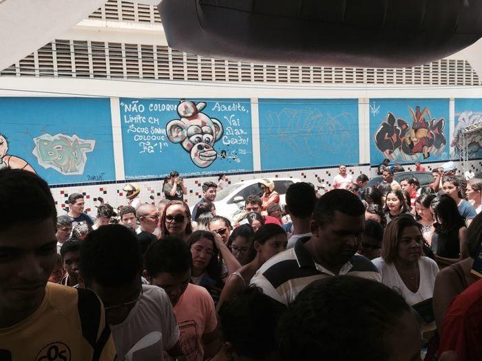 Candidatos chegam ao IFPI para fazer a prova do Enem (Crédito: Efrém Ribeiro)