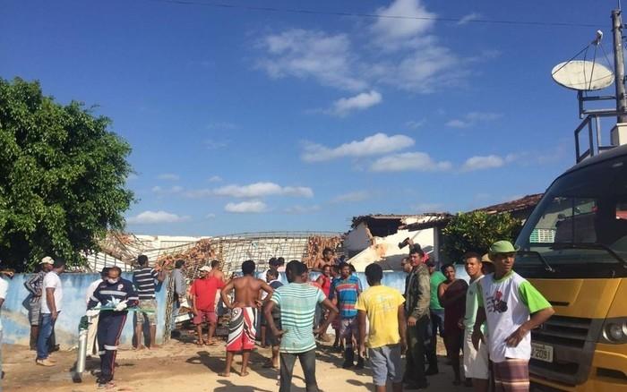Caixa d’água desaba e mata de crianças em escola (Crédito: Aplicativo/TV Sergipe)