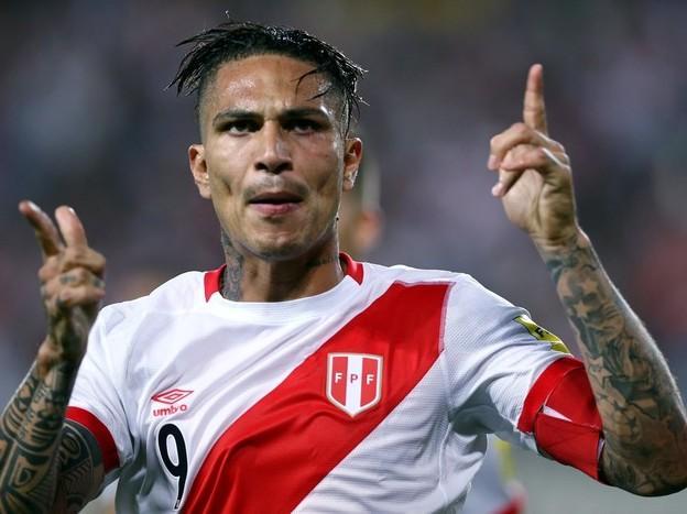 De fora, Guerrero deseja sorte para o Peru em jogo de repescagem