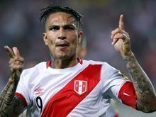 De fora, Guerrero deseja sorte para o Peru em jogo de repescagem