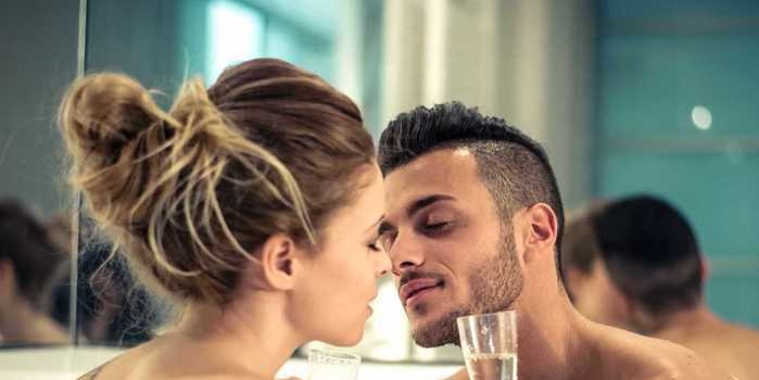 Confira 8 dicas para apimentar o sexo em relações longas
