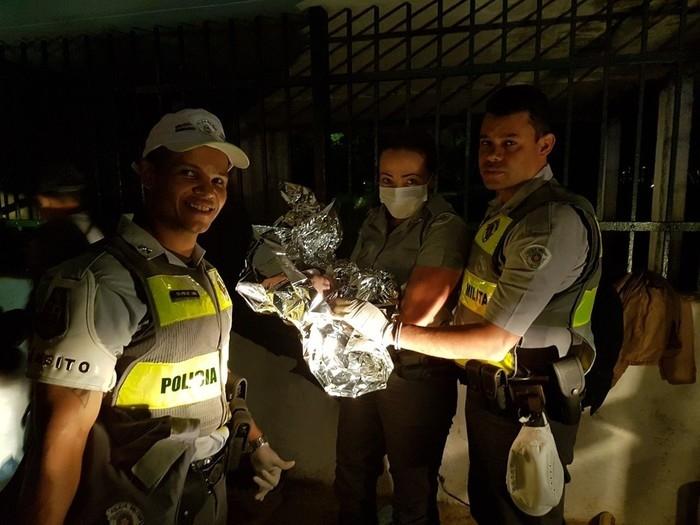 Mulher dá à luz próximo a árvore de Natal do Parque Ibirapuera