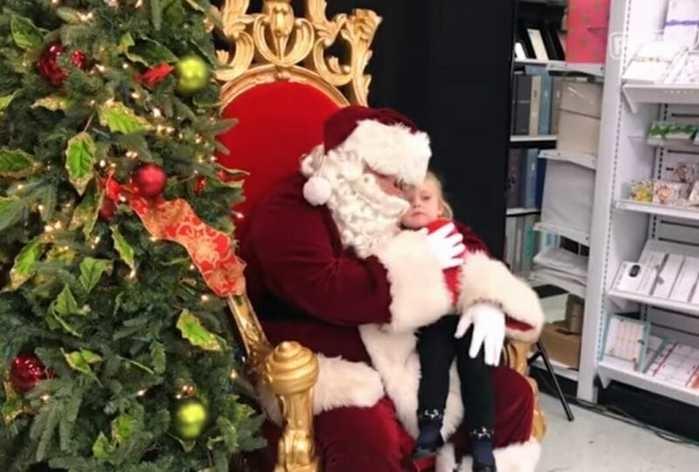 Garotinha faz pedido inusitado ao Papai Noel: "Quero uma soneca"