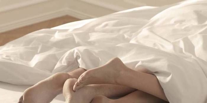 Fazer sexo antes de dormir é o melhor remédio para insônia