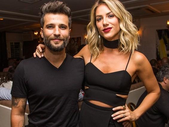 Giovanna Ewbank revela que Titi quase flagrou sexo com Gagliasso
