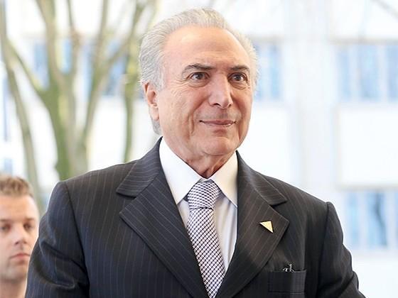 Temer se reúne com empresários para aprovar reforma da Previdência