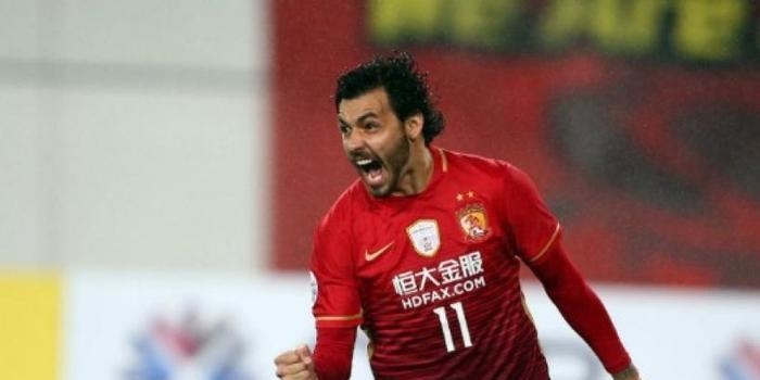 Ricardo Goulart avisa a clube chinês que quer voltar para o Brasil