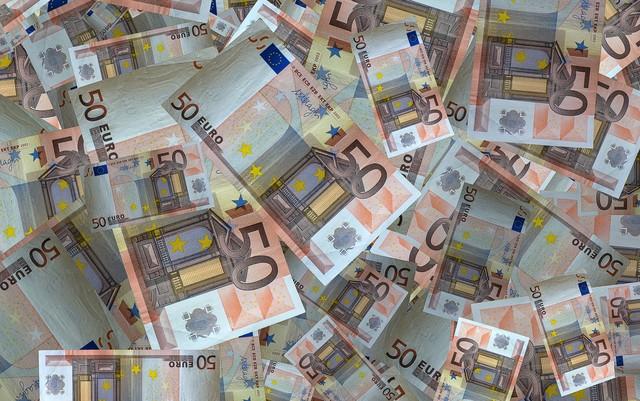Homem levou 300 mil euros de aeroporto em Paris (Crédito: Reprodução)