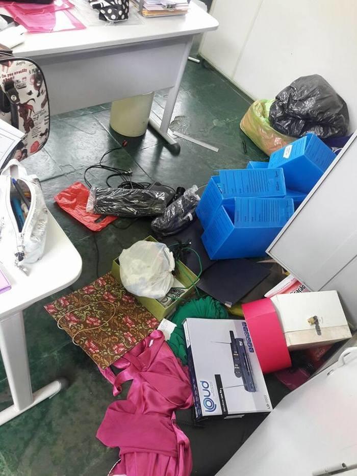 Bandidos assaltam escola e deixam recado: “Se o governo rouba…”