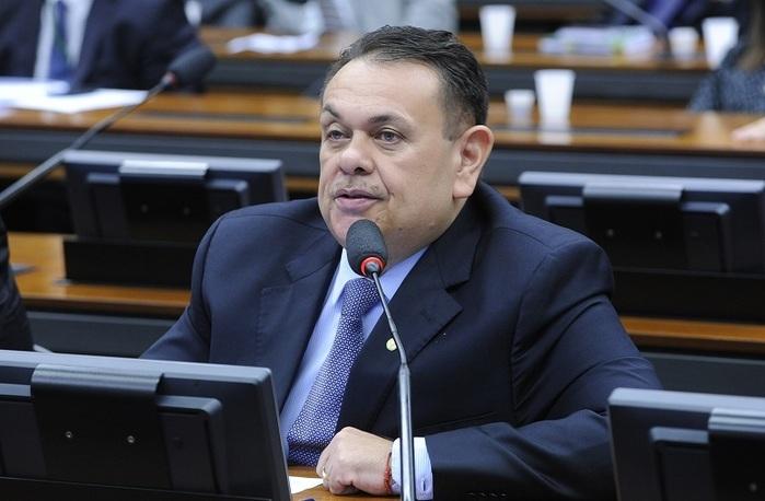 Com apoio de Silas Freire, projeto que regulamenta agentes de saúde e endemias é aprovado