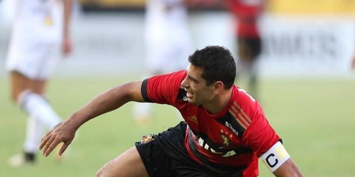 São Paulo negocia contratação de jogador Diego Souza
