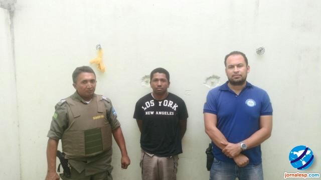 Foragido da justiça é preso com arma de fogo em Porto
