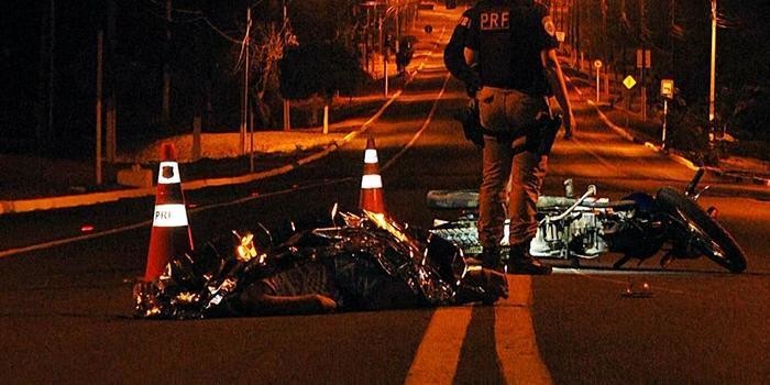 Motociclista perde controle em rotatória e morre em Parnaíba