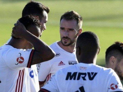 Flamengo não fará investimento alto com jogadores em 2018
