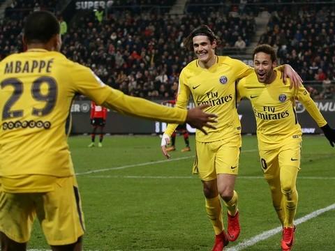 Neymar volta, brilha e comanda goleada do PSG com dois gols