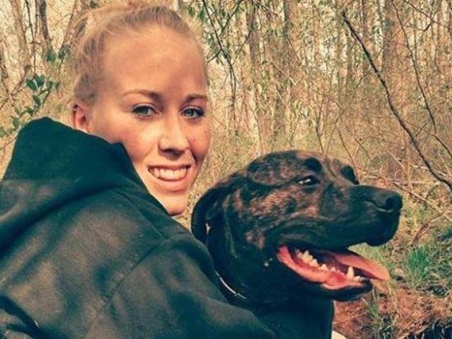 Mulher é morta pelos próprios pitbulls ao passear com os cães