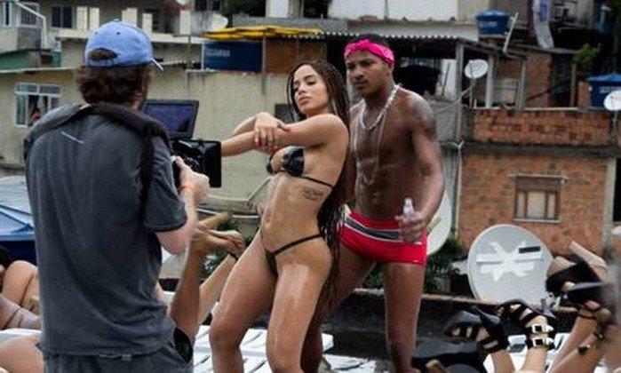 Anitta lança clipe 'Vai Malandra' e para a internet