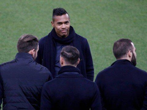 Manchester United pode oferecer R$ 263 milhões por Alex Sandro