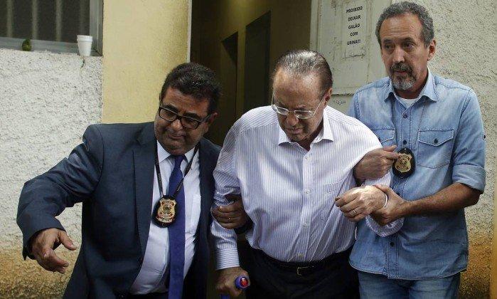 aulo Maluf chega ao Instituto Médico Legal (IML) (Crédito: O Globo )