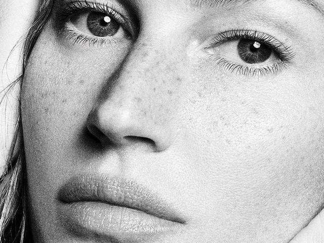 Gisele Bündchen surge poderosa e sem make em revista japonesa