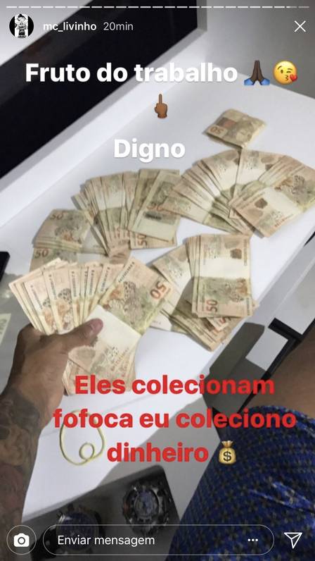 Envolvido em várias polêmicas, Mc Livinho ostenta em rede social