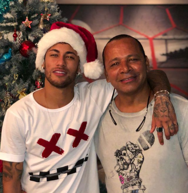 Jogador ao lado do pai (Crédito: Instagram)