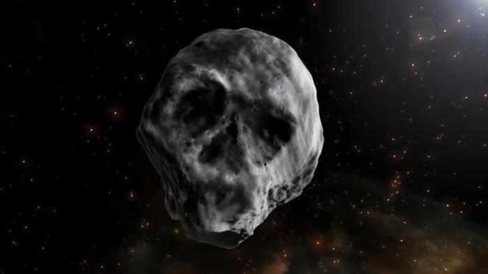 Por ter sido observado na época do Dia das Bruxas e ter semelhança com caveira, o corpo celeste foi chamado de Asteroide do Halloween (Crédito: Ilustração: J.A.Peñas/Sinc)
